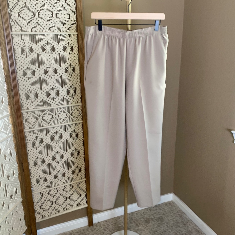 Donnkenny Classics Polyester Pull-On‎ Pants 16P ~ Taupe ~ Comfort Fit